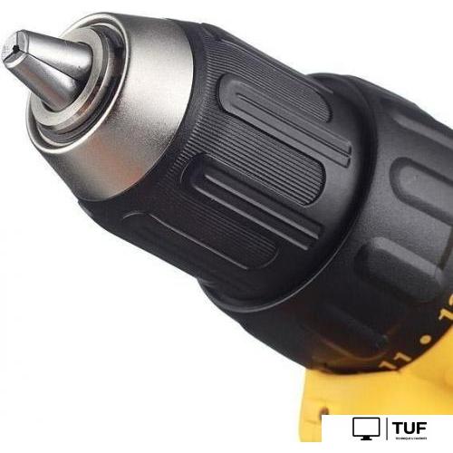 Дрель-шуруповерт DeWalt DCD771D2 (с 2-мя АКБ 2 Ah)