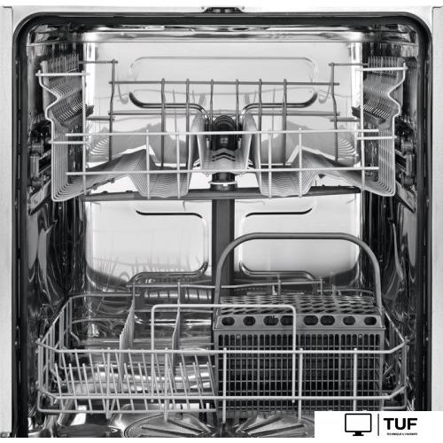 Встраиваемая посудомоечная машина Electrolux EEA727200L