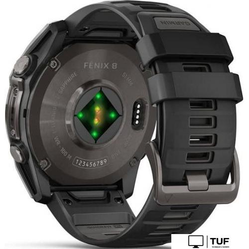 Умные часы Garmin Fenix 8 Sapphire 51мм (угольно-серый DLC, пепельно-черный силиконовый ремешок)
