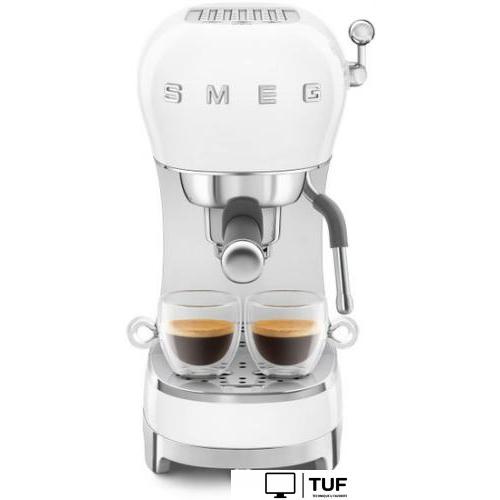 Рожковая кофеварка Smeg ECF02WHEU