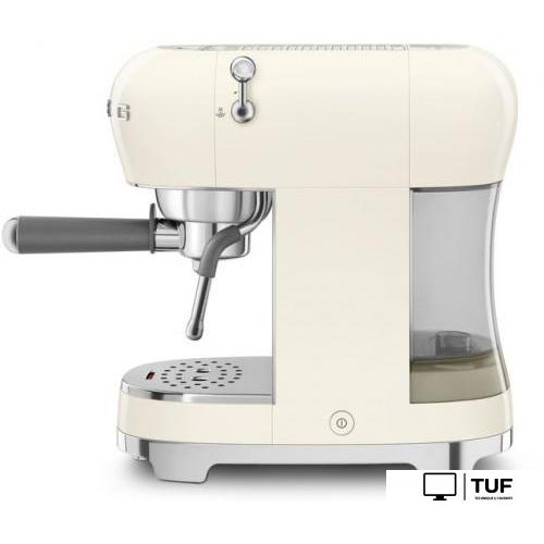 Рожковая кофеварка Smeg ECF02CREU