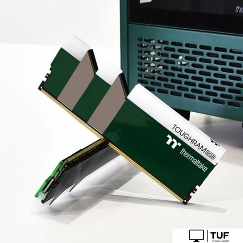 Оперативная память Thermaltake ToughRam RGB 2x8ГБ DDR4 3600 МГц RG28D408GX2-3600C18A