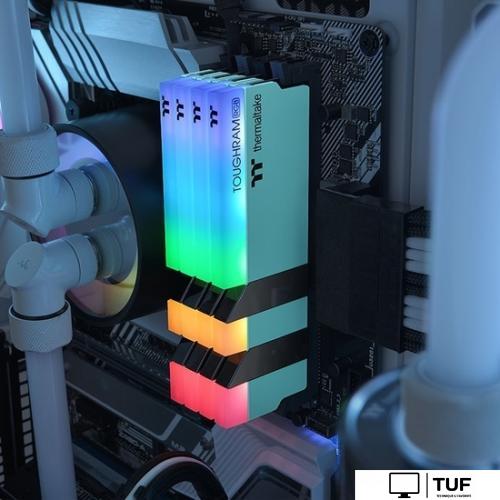 Оперативная память Thermaltake ToughRam RGB 2x8ГБ DDR4 3600 МГц RG27D408GX2-3600C18A
