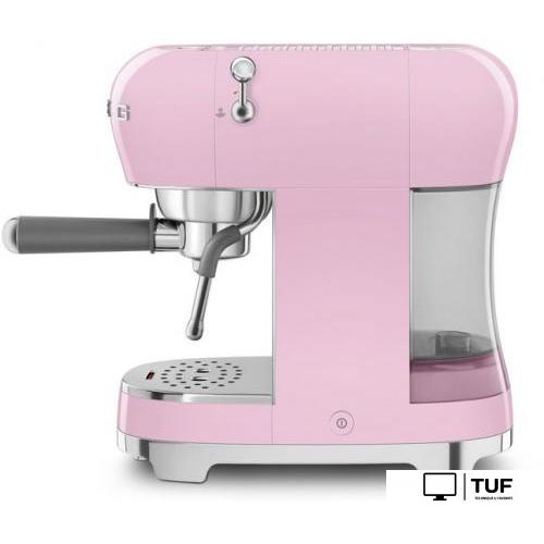 Рожковая кофеварка Smeg ECF02PKEU