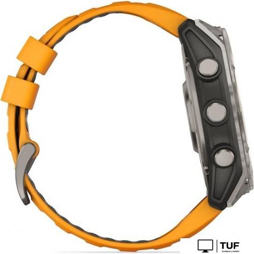 Умные часы Garmin Fenix 8 Sapphire 51мм (титановый, оранжевый силиконовый ремешок)