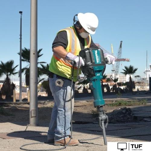 Отбойный молоток Makita HM1812