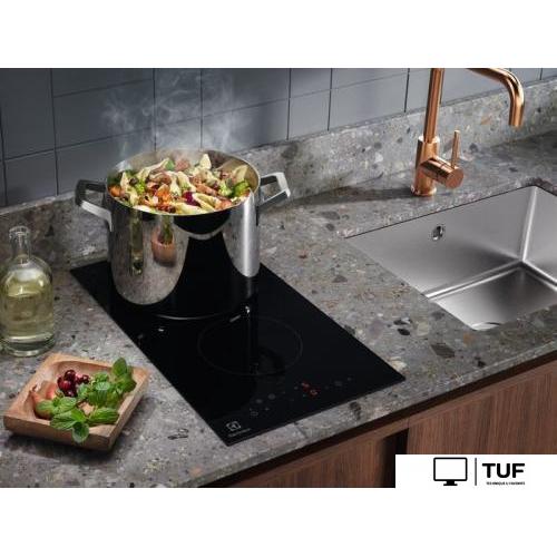 Варочная панель Electrolux LHR3233CK