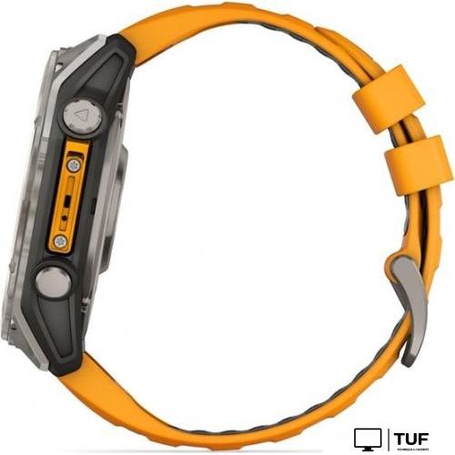 Умные часы Garmin Fenix 8 Sapphire 51мм (титановый, оранжевый силиконовый ремешок)