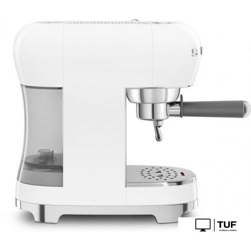 Рожковая кофеварка Smeg ECF02WHEU