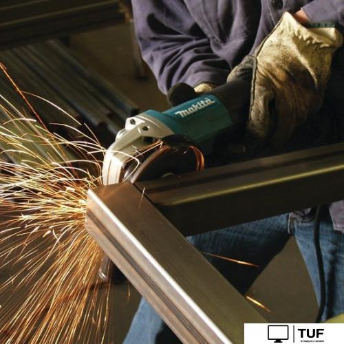 Угловая шлифмашина Makita 9565PCV