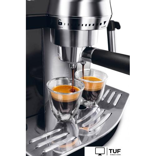 Рожковая кофеварка DeLonghi EC 820.B