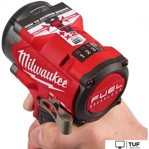 Гайковерт Milwaukee M12 FCIWF38G3-502X Fuel 4933493452 (с 2-мя АКБ, кейс)