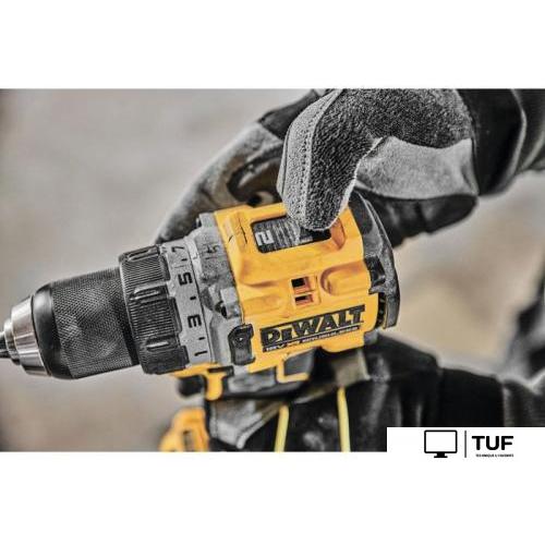 Дрель-шуруповерт DeWalt DCD800NT (без АКБ, кейс)