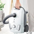 Пылесос Electrolux EEG41IW